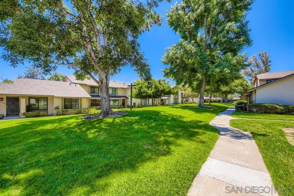10165 Gayuba Lane