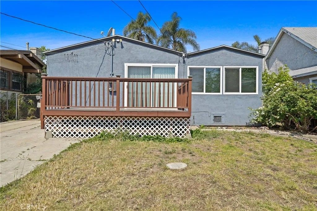 Photo of 5324 8th Avenue, Los Angeles, CA 90043 (MLS # SR26113335)