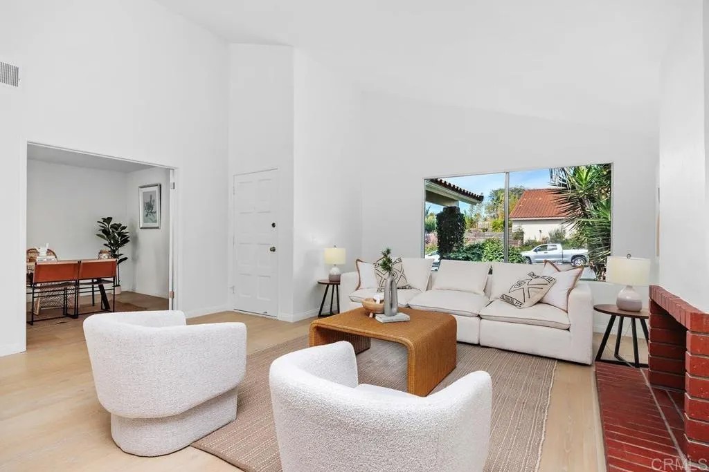 1549 Avenida de las Adelsas