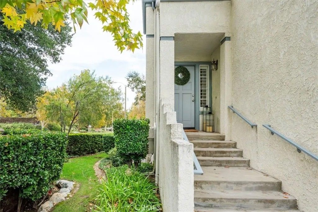 Photo of 24402 Hampton Drive #B, Valencia, CA 91355 (MLS # SR25266336)