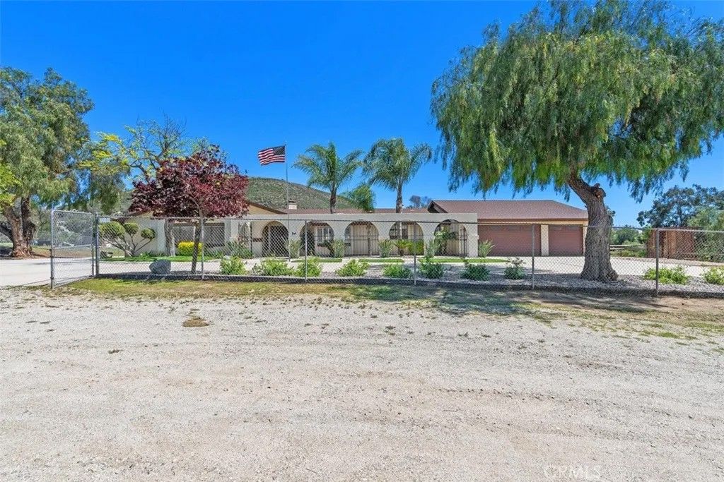 Photo of 37790 Los Alamos Road, Murrieta, CA 92563 (MLS # SW26030754)