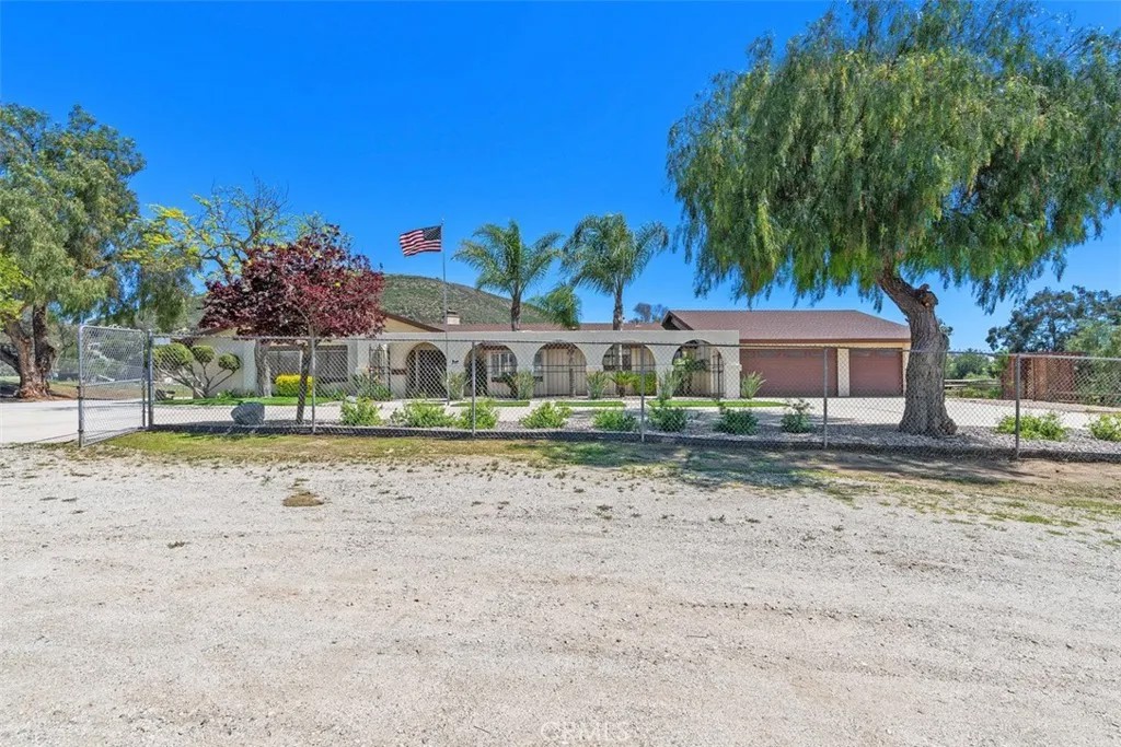 37790 Los Alamos Road