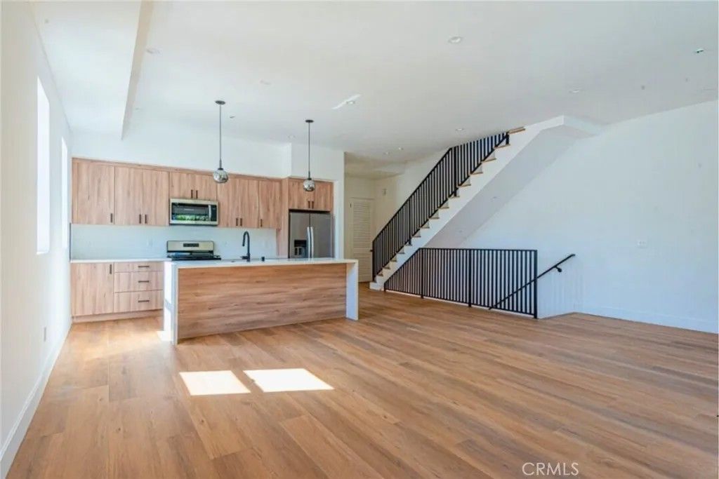 Photo of 10847 Morrison, North Hollywood, CA 91601 (MLS # SR25274158)