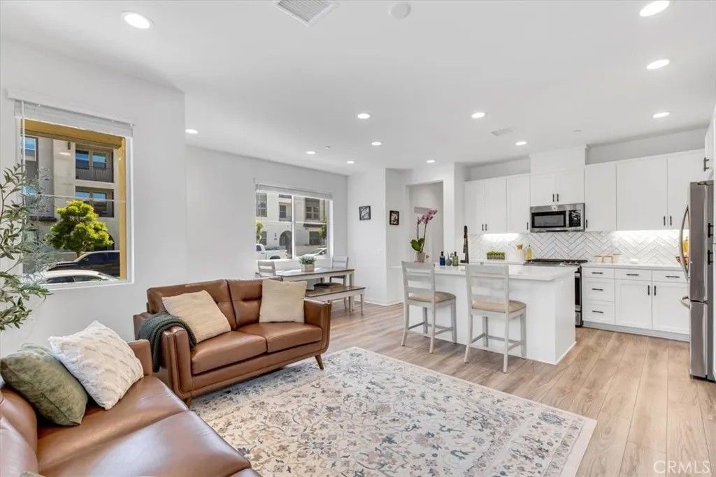 Photo of 350 Harvest Dr, Rancho Mission Viejo, CA 92694 (MLS # OC26086825)