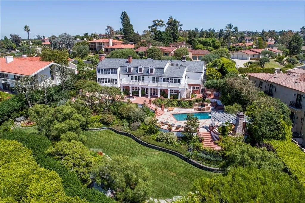 Photo of 1409 Via Arco, Palos Verdes Estates, CA 90274 (MLS # SB26095477)