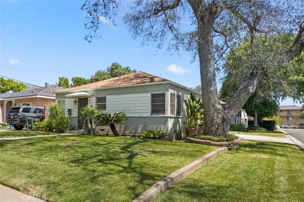 Photo of 2915 Morningside St, Pasadena, CA 91107 (MLS # OC26085760)