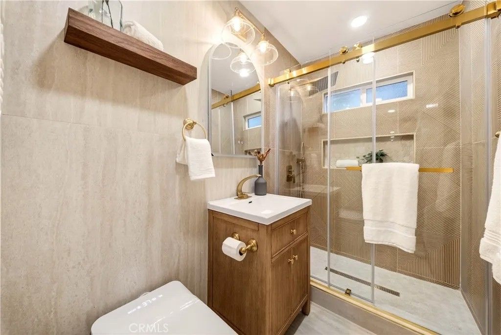 Photo of 18101 Wharton Ln, Huntington Beach, CA 92646 (MLS # OC26010993)