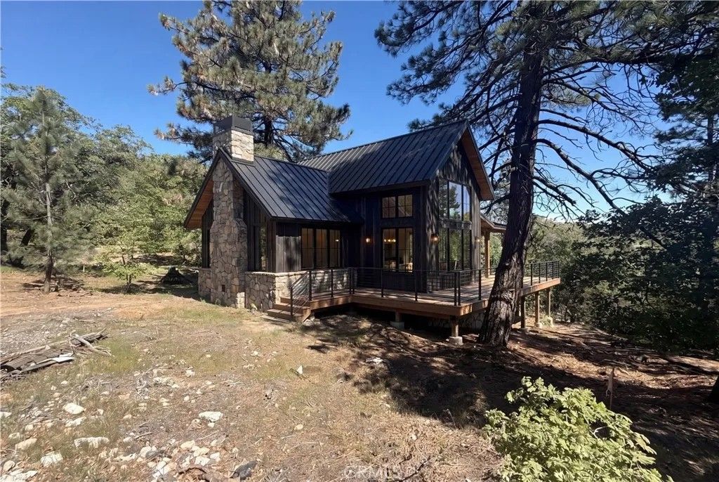 Photo of 1684 Pinehurst Dr, Lake Arrowhead, CA 92352 (MLS # PW26081683)