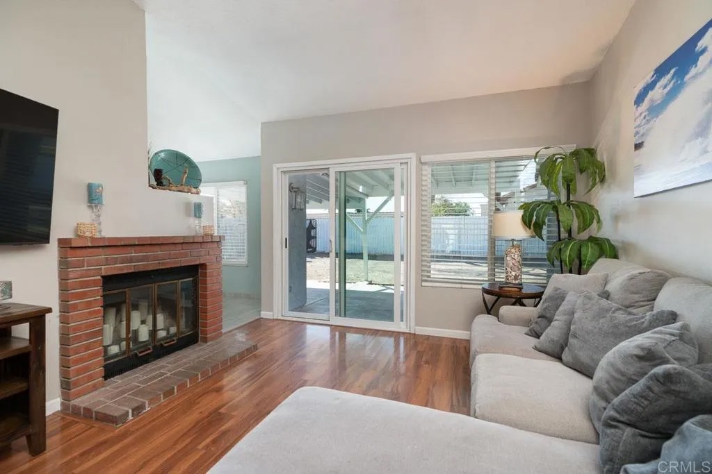 883 Glenwood Drive