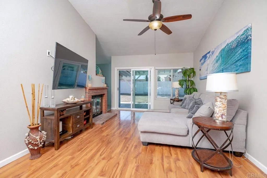 883 Glenwood Drive