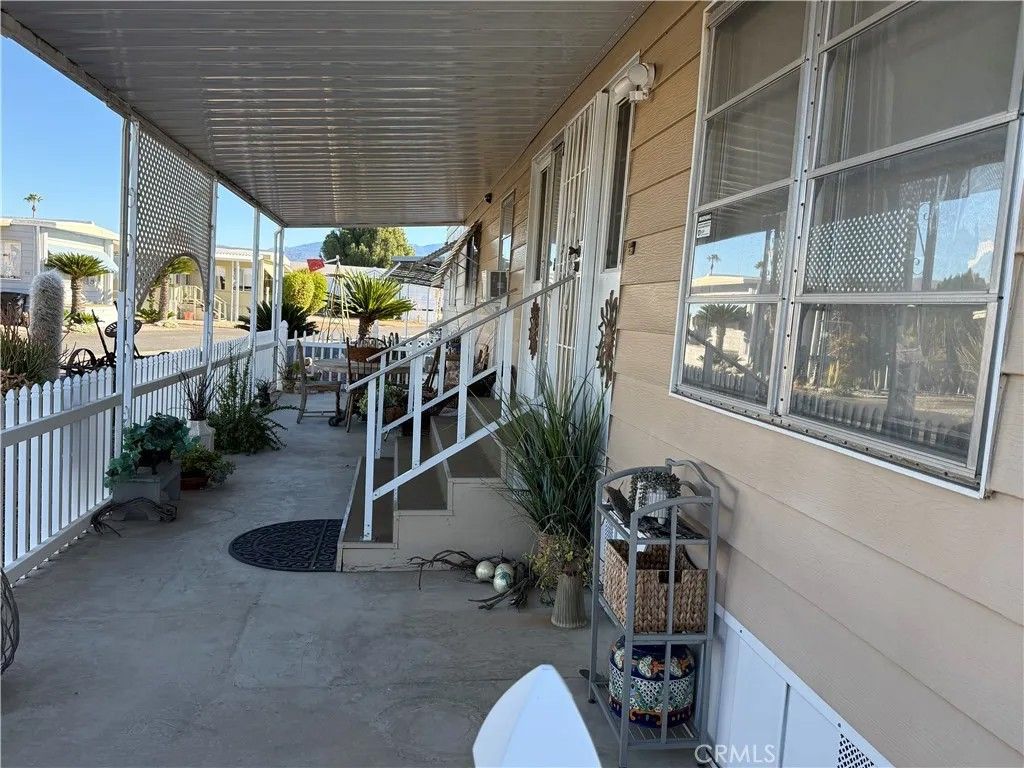 Photo of 332 N Lyon, Hemet, CA 92543 (MLS # SW25277106)