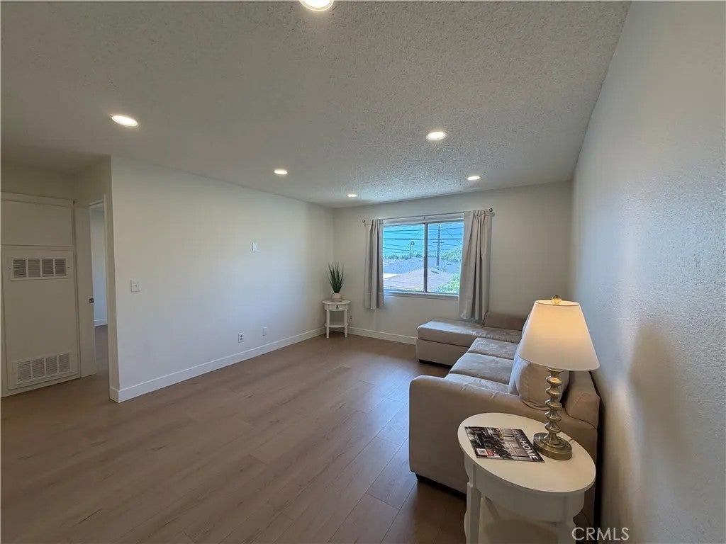 5905 Rosemead
