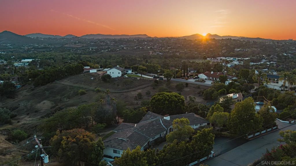 Photo of 2553 Haas St, Escondido, CA 92025 (MLS # 260010382)