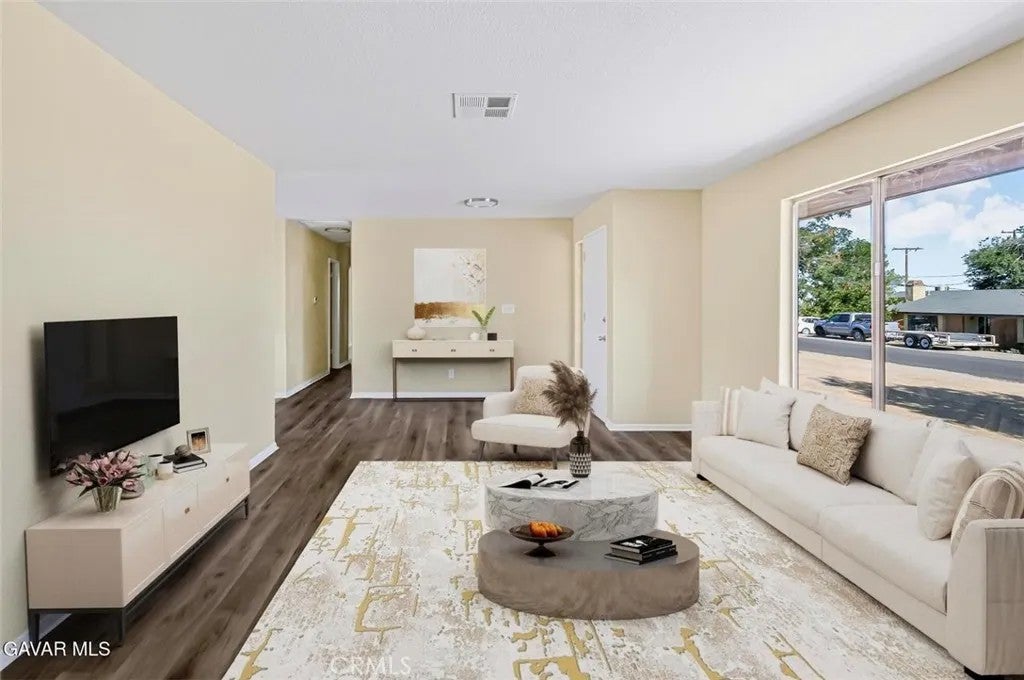 13116 E East Avenue W10
