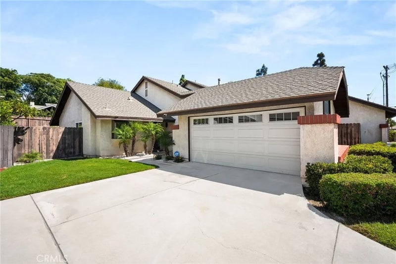 8584 Sandalwood Court