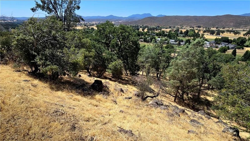 18379 Lakeridge
