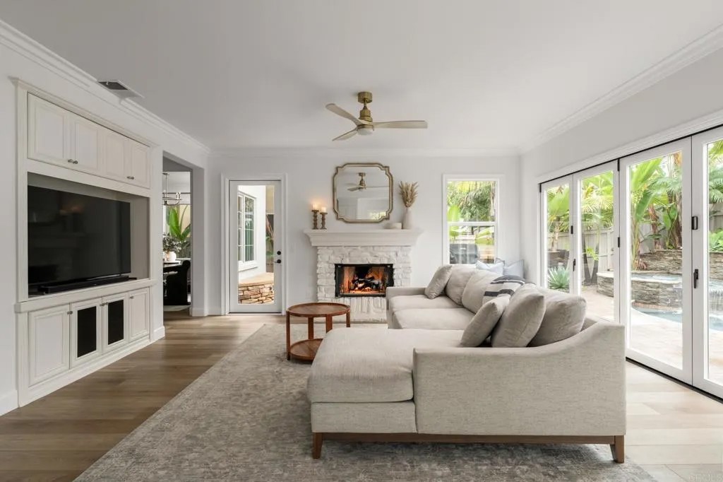 1813 Windriver Street