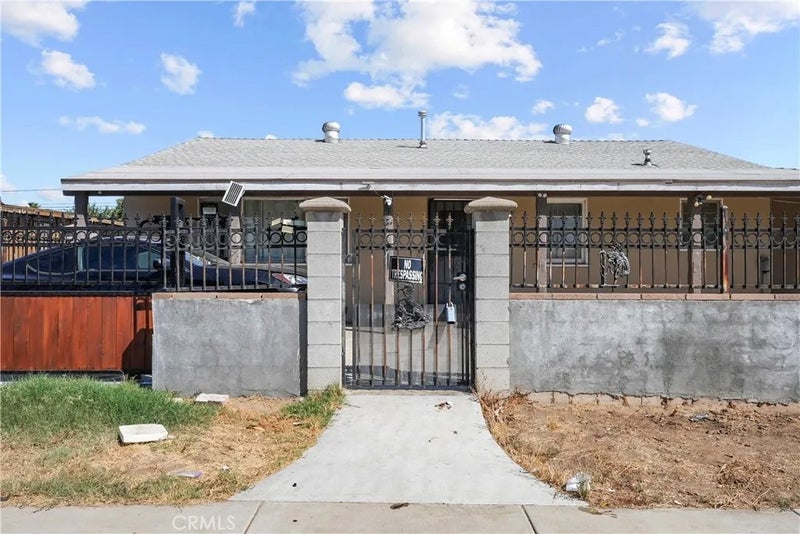 332 W 11th Street