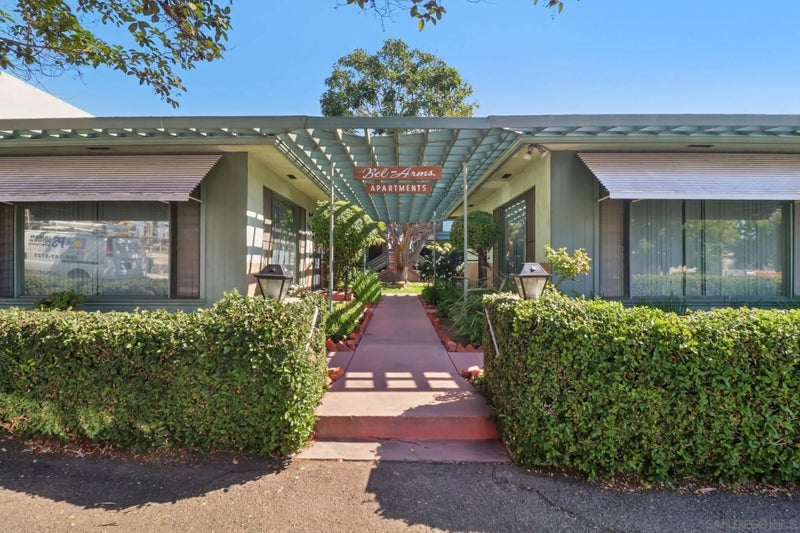 8870-78 La Mesa Blvd