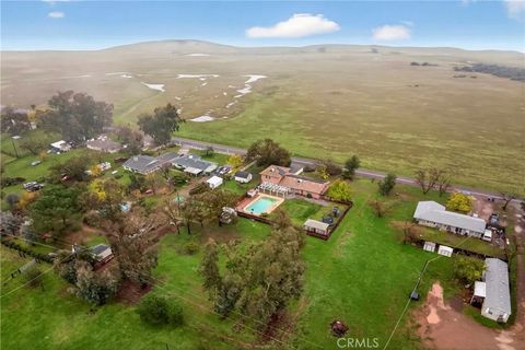 Tiny photo for 19542 Ridge Road, Red Bluff, CA 96080 (MLS # SN25279234)