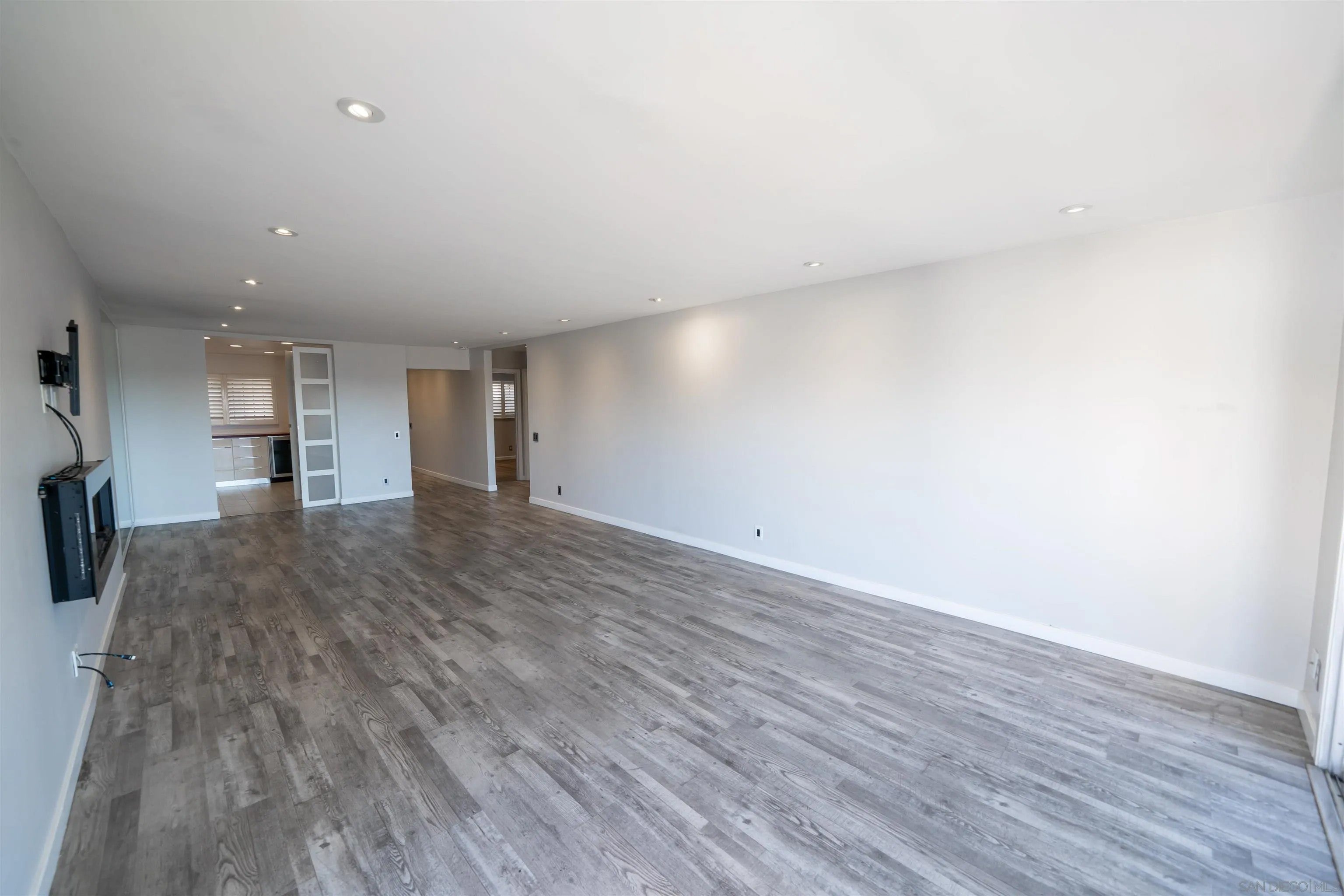 2520 Clairemont Dr. 309