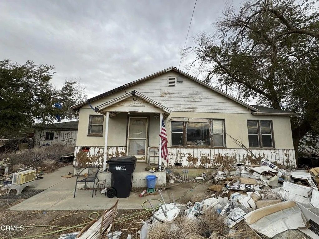 Photo of 8605 E Avenue J, Lancaster, CA 93535 (MLS # V1-33666)