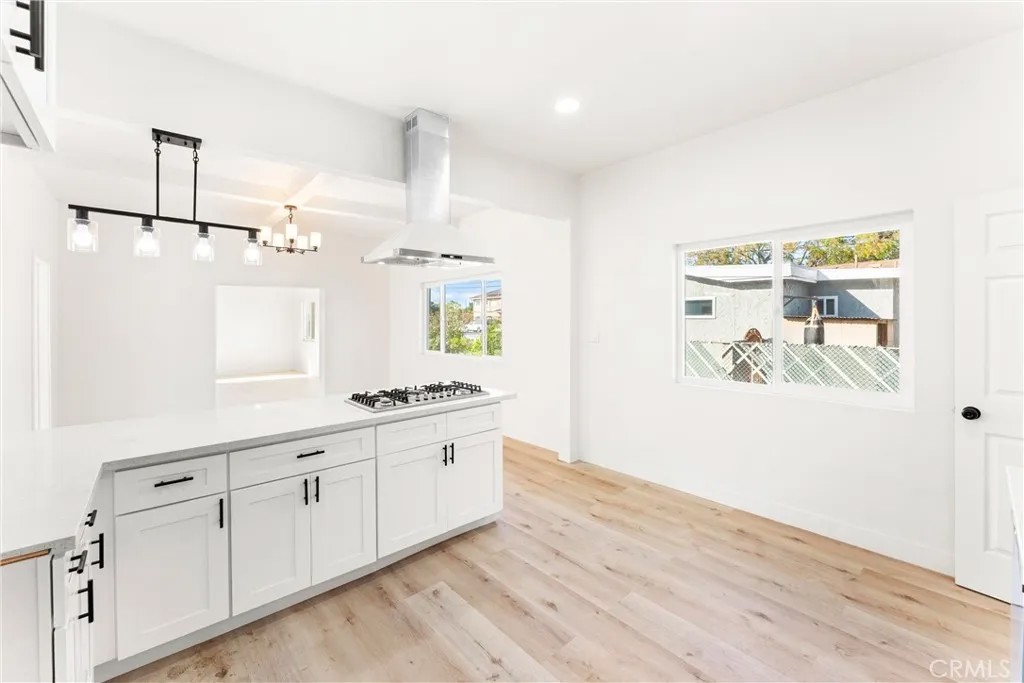 10872 Flower Avenue