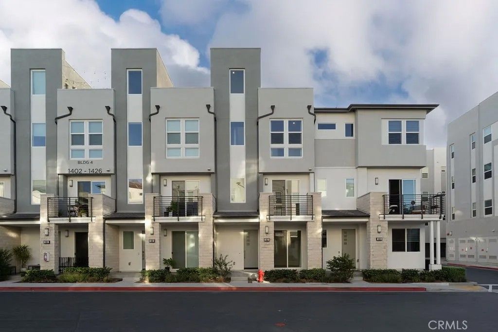 Photo of 1422 S Urbana St, Anaheim, CA 92805 (MLS # OC25270880)