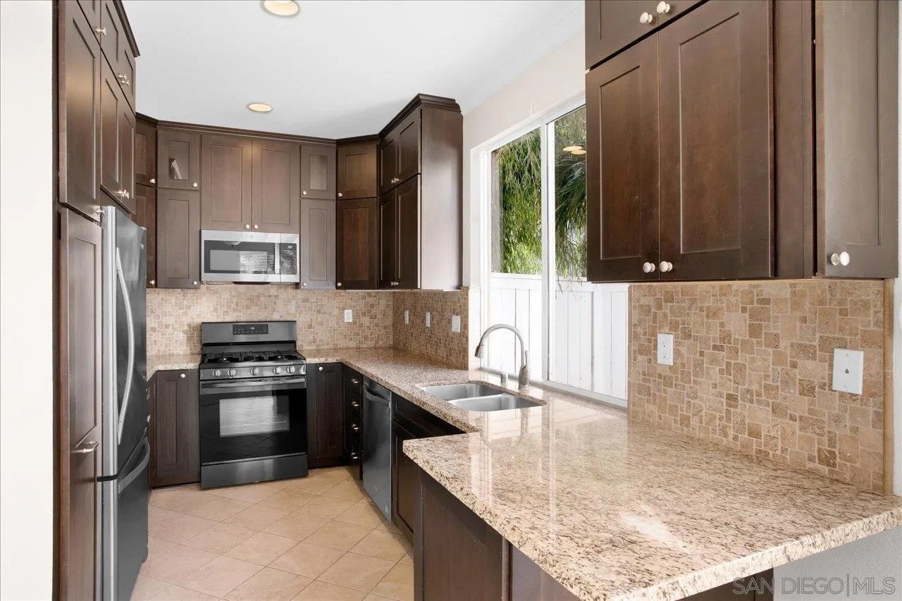 1055 Cottage