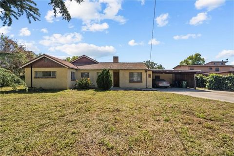 Photo of 10514 Penrose St, Sun Valley, CA 91352 (MLS # SR26052758)