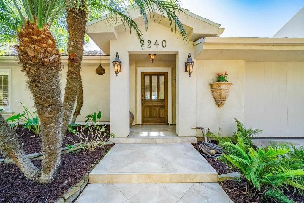 Photo of 7240 Caminito Cruzada, La Jolla, CA 92037 (MLS # NDP2602332)