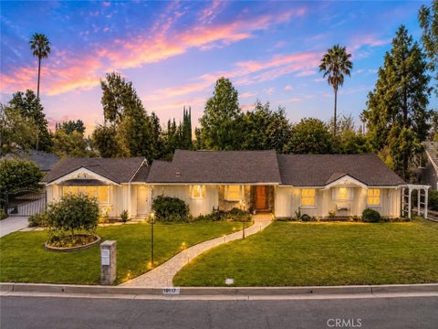 Photo of 19117 Marilla Street, Northridge, CA 91324 (MLS # SR26179448)