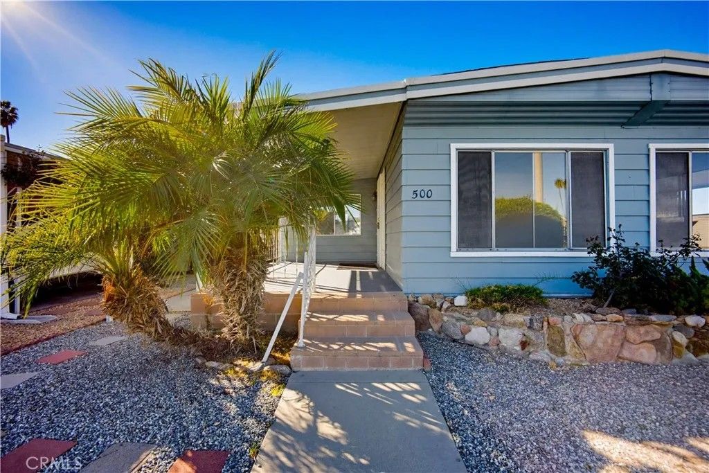 Photo of 500 San Mateo Cir, Hemet, CA 92543 (MLS # DW26046955)