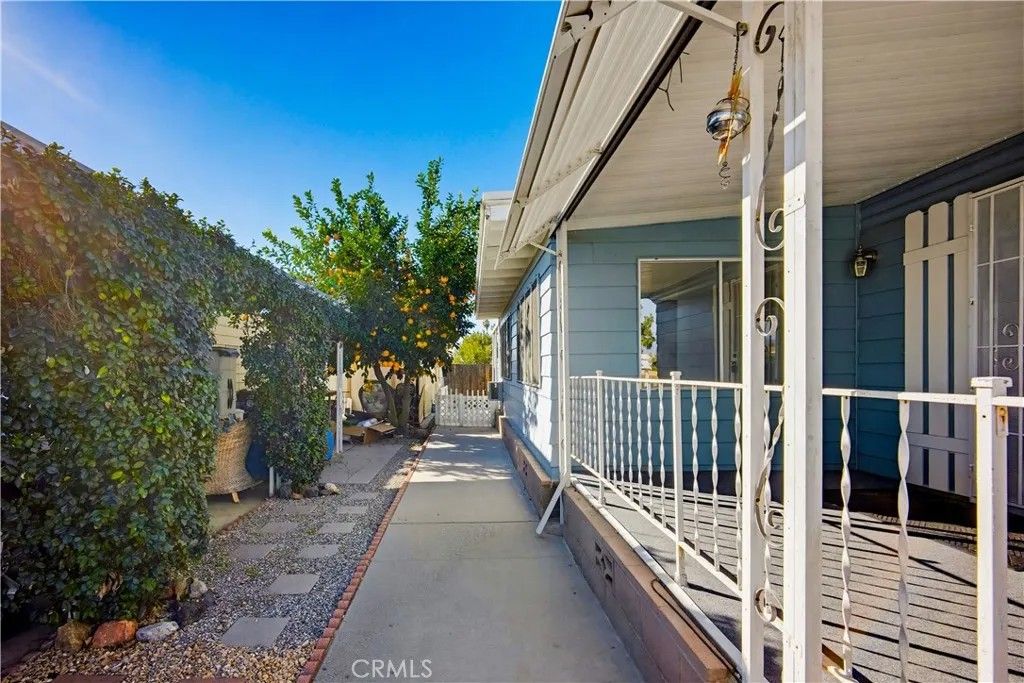 Photo of 500 San Mateo Cir, Hemet, CA 92543 (MLS # DW26046955)