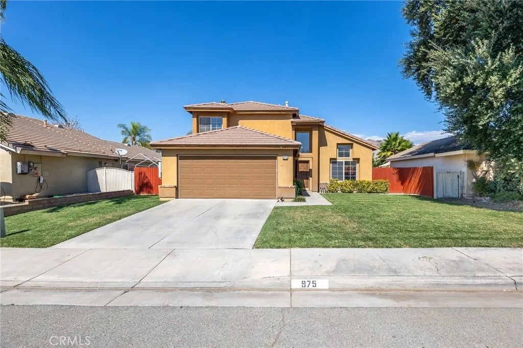 Photo of 975 Peacock Dr, San Jacinto, CA 92583 (MLS # SW26219413)