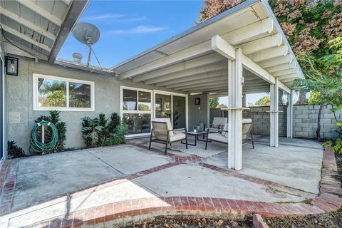 Tiny photo for 2131 W Niobe Avenue, Anaheim, CA 92804 (MLS # OC25245837)