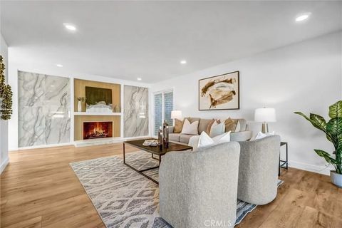 Tiny photo for 2131 W Niobe Avenue, Anaheim, CA 92804 (MLS # OC25245837)