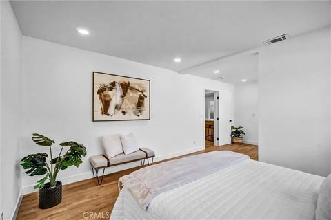 Tiny photo for 2131 W Niobe Avenue, Anaheim, CA 92804 (MLS # OC25245837)