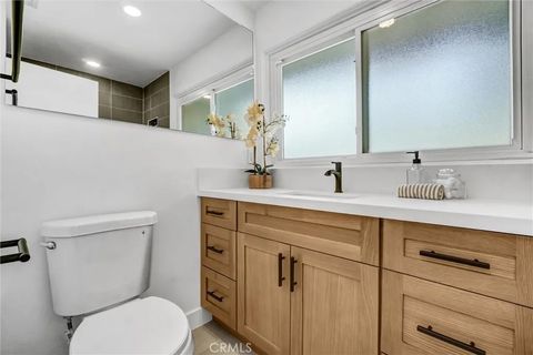 Tiny photo for 2131 W Niobe Avenue, Anaheim, CA 92804 (MLS # OC25245837)