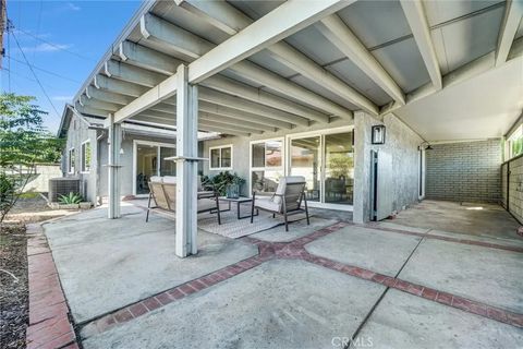 Tiny photo for 2131 W Niobe Avenue, Anaheim, CA 92804 (MLS # OC25245837)