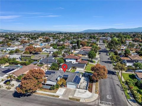 Tiny photo for 2131 W Niobe Avenue, Anaheim, CA 92804 (MLS # OC25245837)