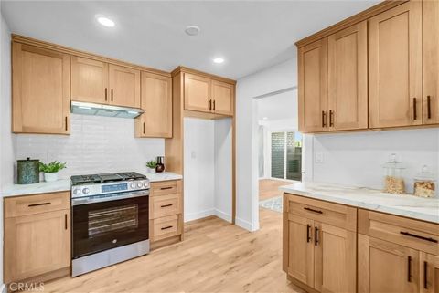 Tiny photo for 2131 W Niobe Avenue, Anaheim, CA 92804 (MLS # OC25245837)