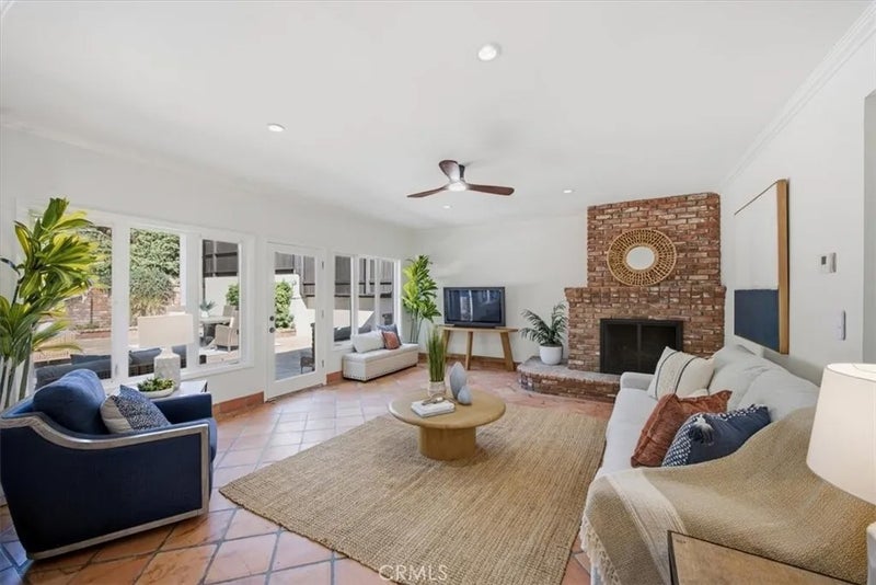 3624 Bell Ave