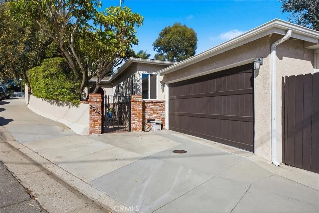 3624 Bell Ave