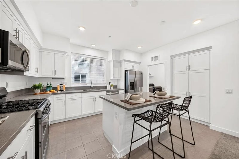 249 N Magnolia 3