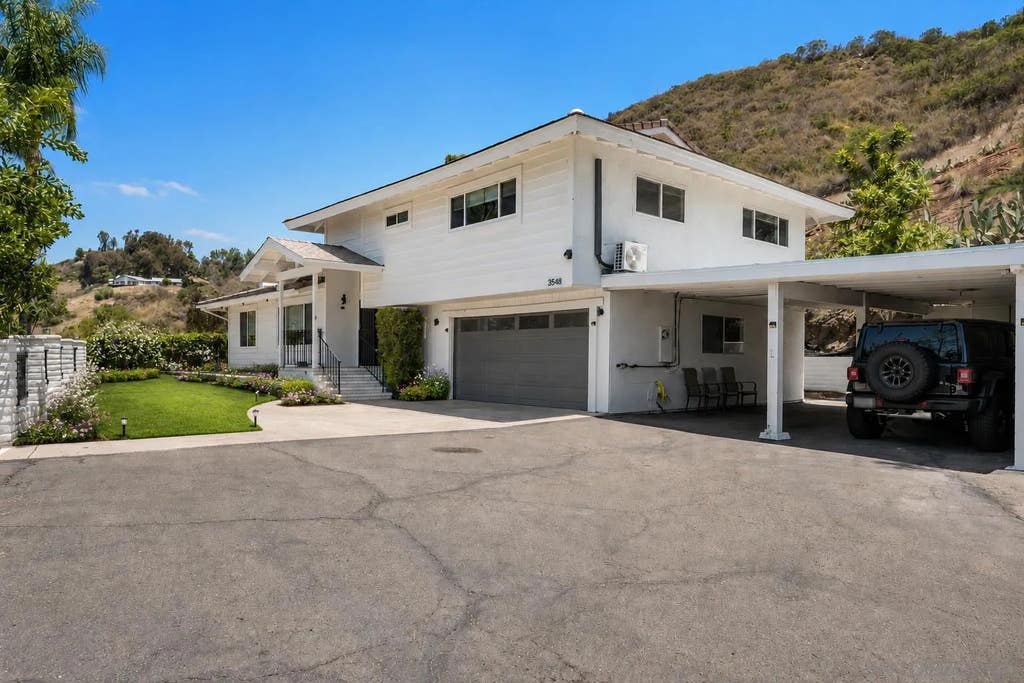 Photo of 3548 Laurashawn Ln, Escondido, CA 92026 (MLS # 260016780)