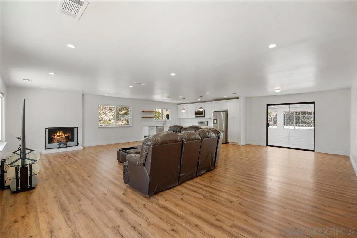 3548 Laurashawn Ln
