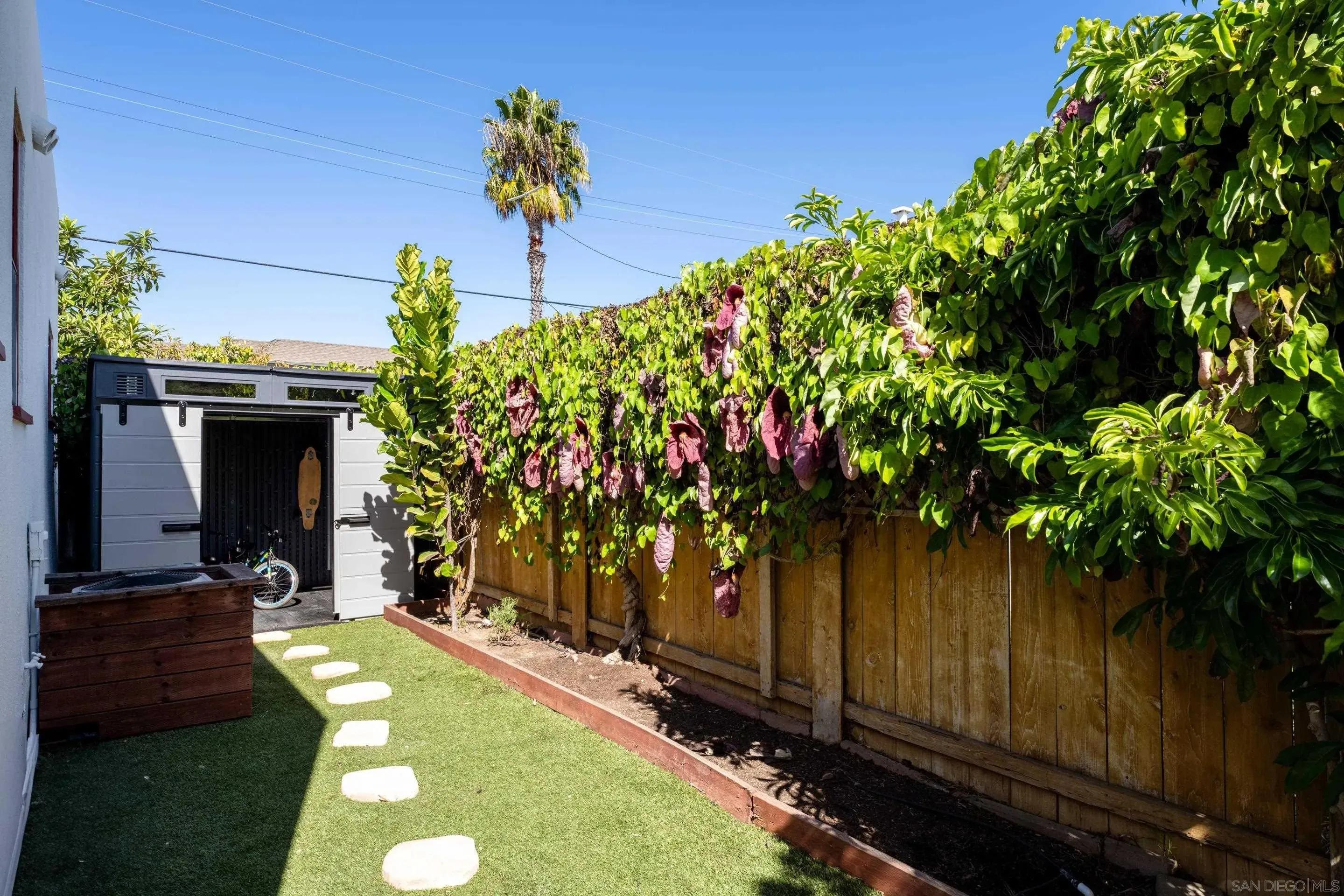 San Diego, California 92104, United States, 2 Bedrooms Bedrooms, ,1 BathroomBathrooms,Residential,Active,234236