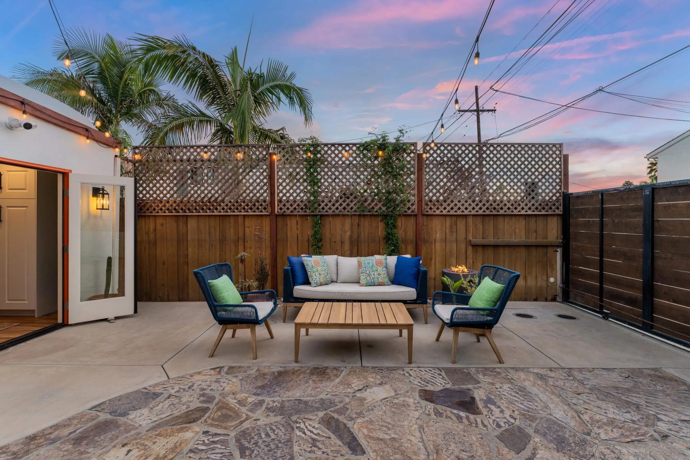 San Diego, California 92104, United States, 2 Bedrooms Bedrooms, ,1 BathroomBathrooms,Residential,Active,234236