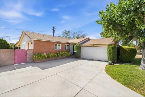 Photo of 44421 Lowtree Avenue, Lancaster, CA 93534 (MLS # SR26123953)